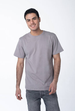 Светло-серая мужская футболка